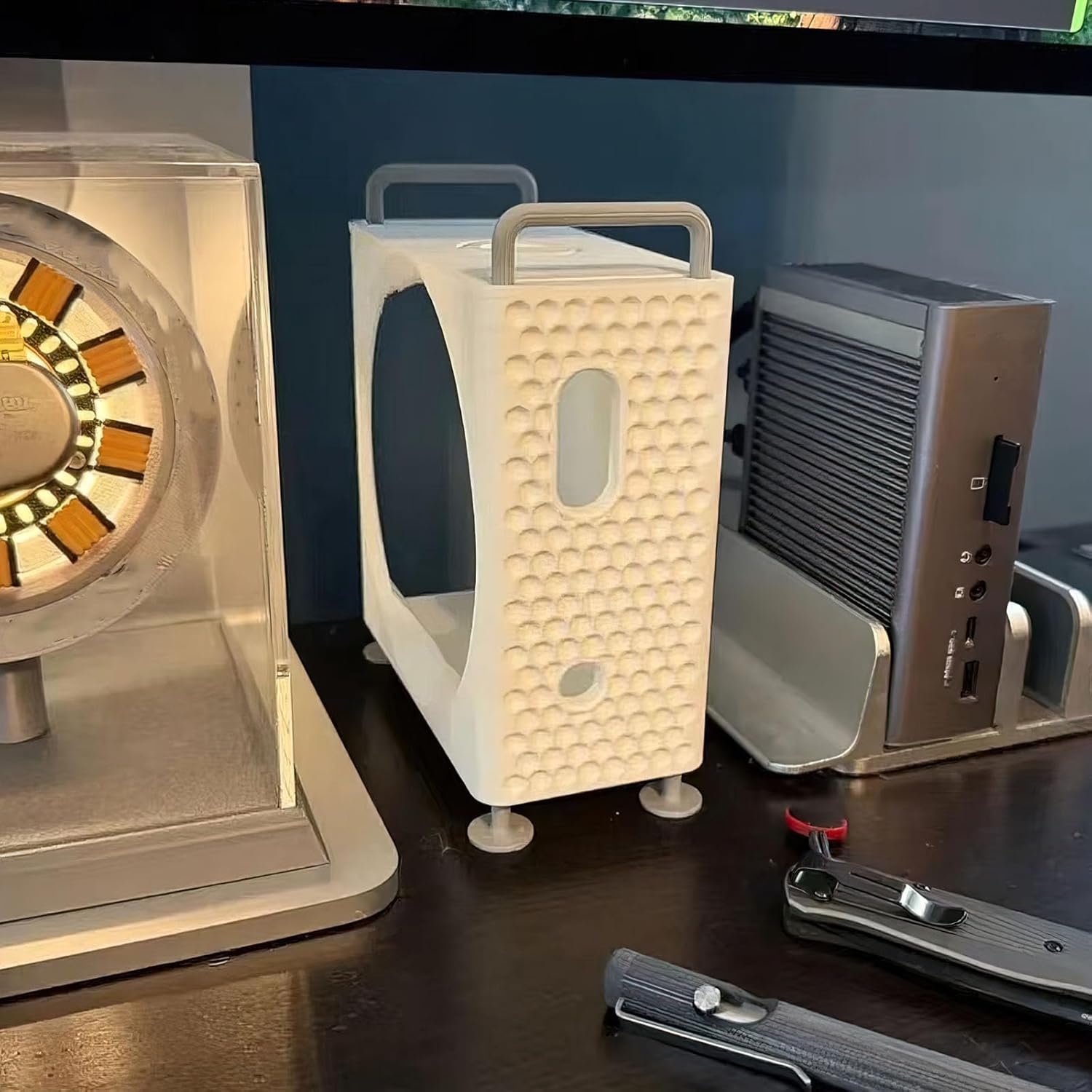 Pionowa podstawka na komputer  – Vertical Laptop Stand recenzja i cena